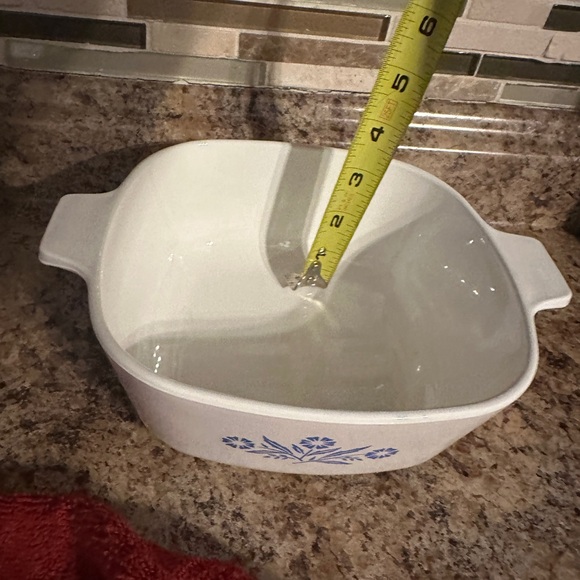 Vintage Corning Ware 1 1/2 Quart Casserole Dish - No Lid - Picture 4 of 4